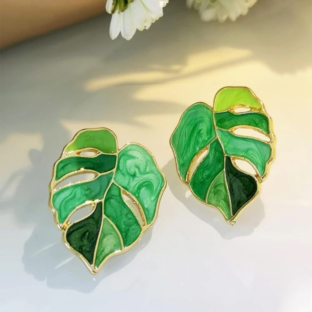 Monstera earrings - Picture 2 of 5